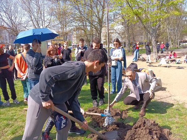 ЗАЛЕСИТЕЛНА АКЦИЯ В ПАРК 