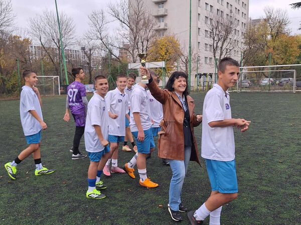 ФУТБОЛНИ ШАМПИОНИ