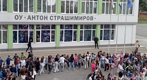 51 години ОУ